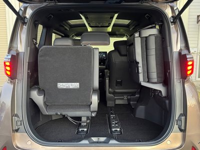 2025 Toyota ALPHARD — фото 18