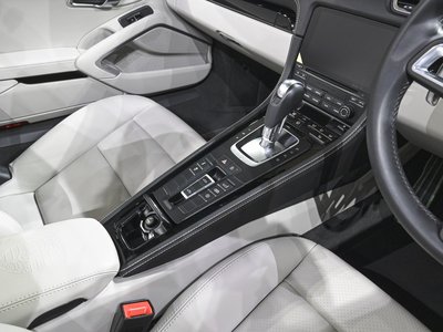 2023 Porsche 718 photo 13