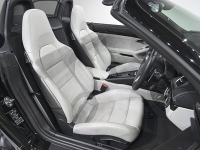 2023 Porsche 718 photo 14
