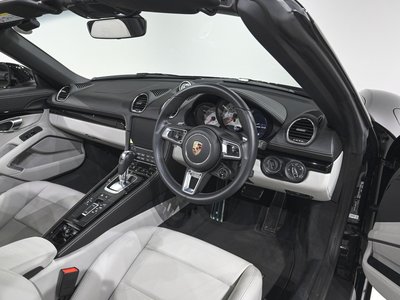 2023 Porsche 718 photo 10