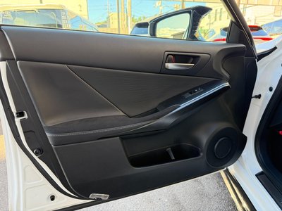 صورة مصغرة 61 لـ 2024 Lexus IS