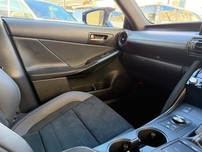 صورة مصغرة 44 لـ 2024 Lexus IS