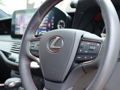 2021 Lexus LS photo 16