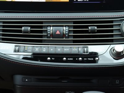 2021 Lexus LS photo 13