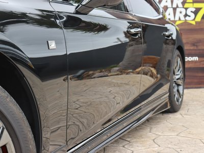 2021 Lexus LS photo 2