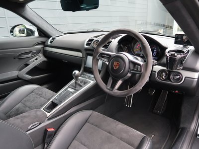 2016 Porsche CAYMAN photo 10