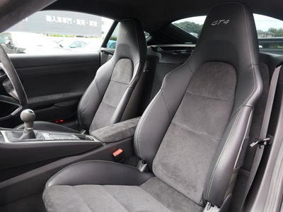 2016 Porsche CAYMAN photo 9