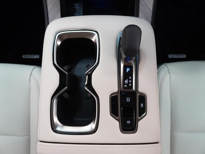 2026 Lexus LM thumbnail 32