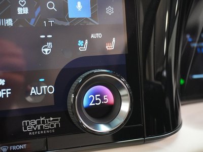 2026 Lexus LM thumbnail 30