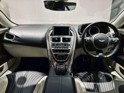صورة مصغرة 2 لـ 2018 Aston Martin DB11