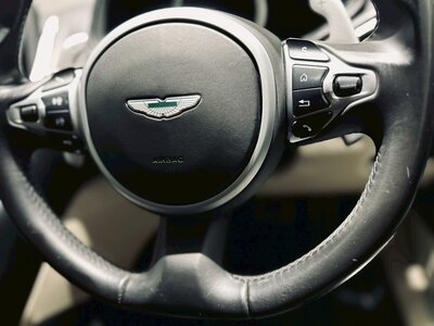 صورة مصغرة 23 لـ 2018 Aston Martin DB11