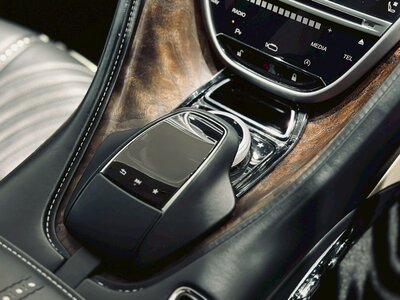 صورة مصغرة 30 لـ 2018 Aston Martin DB11