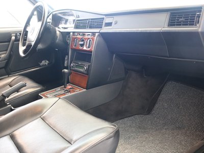 صورة 24 لـ 1992 Mercedes-BENZ 190