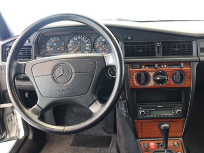 صورة 44 لـ 1992 Mercedes-BENZ 190
