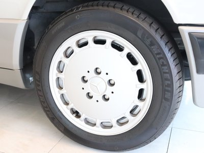 صورة 22 لـ 1992 Mercedes-BENZ 190