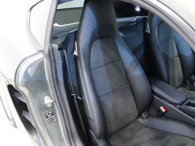 2024 Porsche 718 photo 14