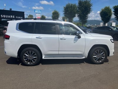 2023 Toyota LAND CRUISER 300 photo 14