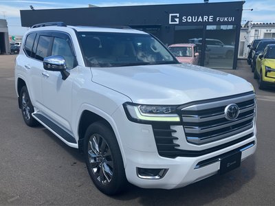 2023 Toyota LAND CRUISER 300 photo 6
