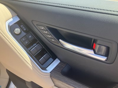 2023 Toyota LAND CRUISER 300 thumbnail 19