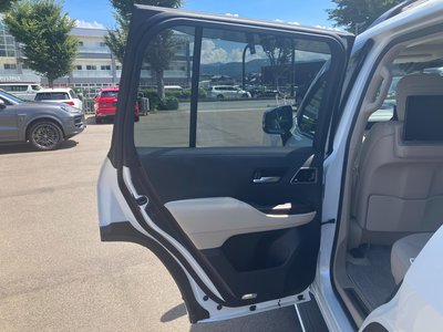 2023 Toyota LAND CRUISER 300 thumbnail 52