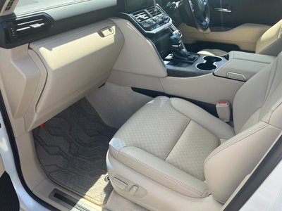 2023 Toyota LAND CRUISER 300 thumbnail 29