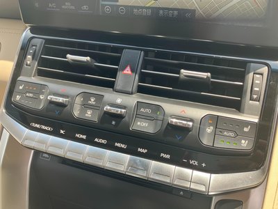 2023 Toyota LAND CRUISER 300 thumbnail 32