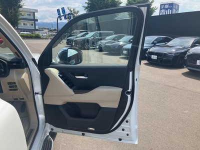 2023 Toyota LAND CRUISER 300 photo 5