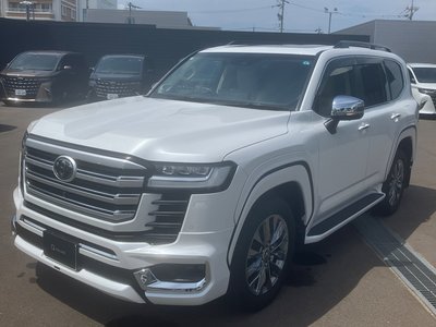 2023 Toyota LAND CRUISER 300 photo 2