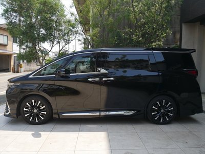 2025 Toyota ALPHARD photo 7