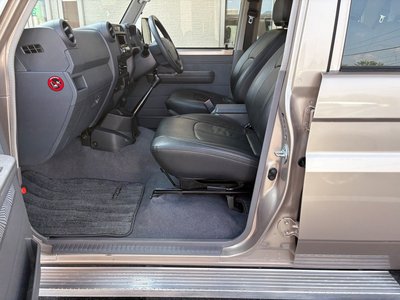 2014 Toyota LAND CRUISER 70 thumbnail 47