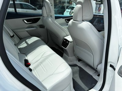 2024 Mercedes-BENZ EQE AMG photo 12