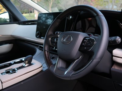 صورة مصغرة 43 لـ 2024 Lexus LM