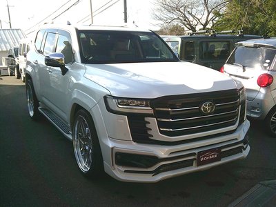 صورة 2 لـ 2023 Toyota LAND CRUISER 300
