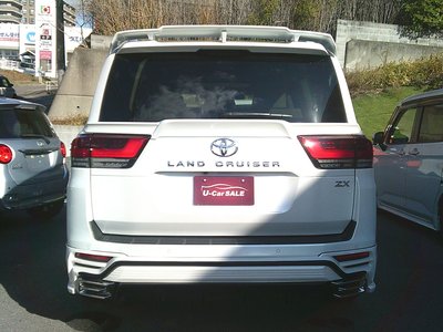 صورة 6 لـ 2023 Toyota LAND CRUISER 300