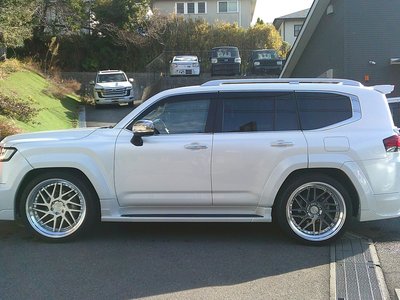 صورة 9 لـ 2023 Toyota LAND CRUISER 300