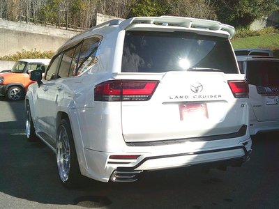 صورة 5 لـ 2023 Toyota LAND CRUISER 300