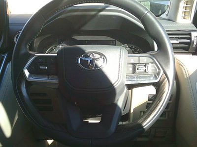 صورة 33 لـ 2023 Toyota LAND CRUISER 300
