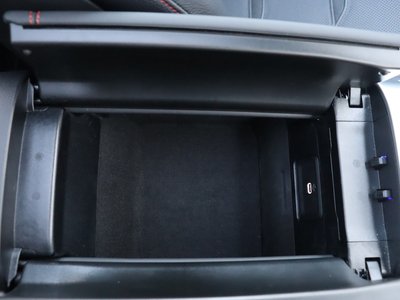 2025 Mercedes-BENZ C-CLASS AMG 照片 33