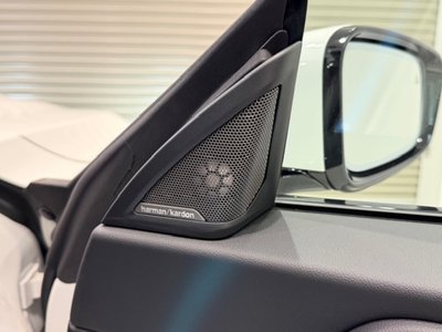 2025 BMW 2 SERIES COUPE photo 8