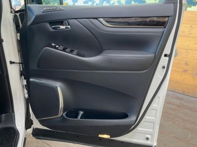 صورة 34 لـ 2023 Toyota ALPHARD
