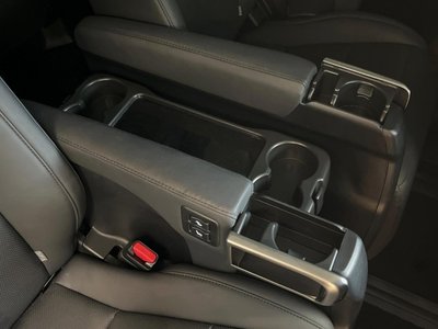 صورة 59 لـ 2023 Toyota ALPHARD