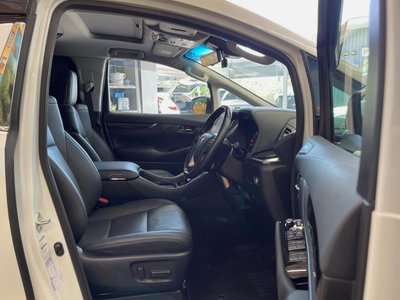 صورة 8 لـ 2023 Toyota ALPHARD