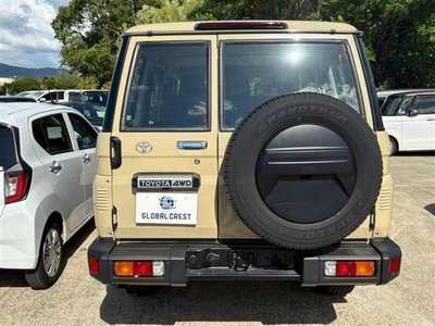 2025 Toyota LAND CRUISER 70 photo 12