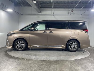 صورة 32 لـ 2023 Toyota ALPHARD