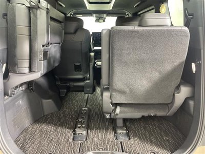 صورة 20 لـ 2023 Toyota ALPHARD