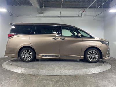 صورة 36 لـ 2023 Toyota ALPHARD