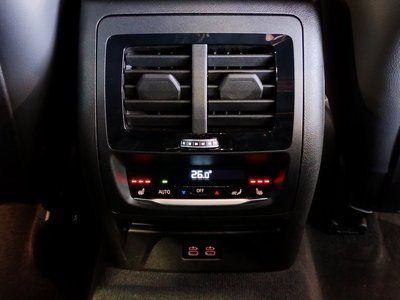 2024 BMW X4 thumbnail 38
