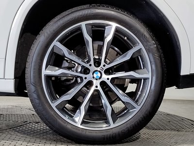 2024 BMW X4 thumbnail 22