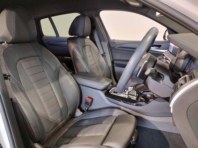 2024 BMW X4 thumbnail 32