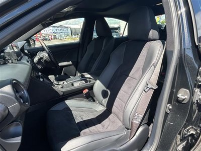 2022 Lexus IS — миниатюра 21